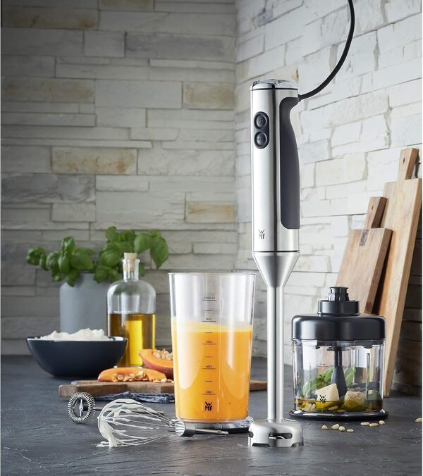 WMF Lineo Mixeur plongeant 4-en-1, 700 W, Couteau en acier inoxydable, Mini hachoir, fouet, Mousseur à lait, Bol gradué 1 L, Design inox de haute qualité 0416350011