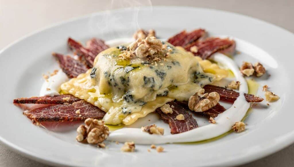 Ravioles à la fourme d'Ambert et magret de canard séché : une recette savoureuse