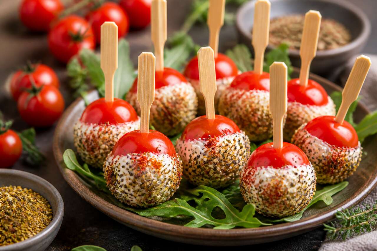 Sucettes apéritives de tomates cerises